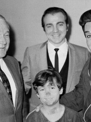 Giulio Gari, Glen Gari, Richard Tucker, and a student.